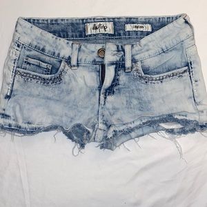 Women’s shorts- daytrip size 25